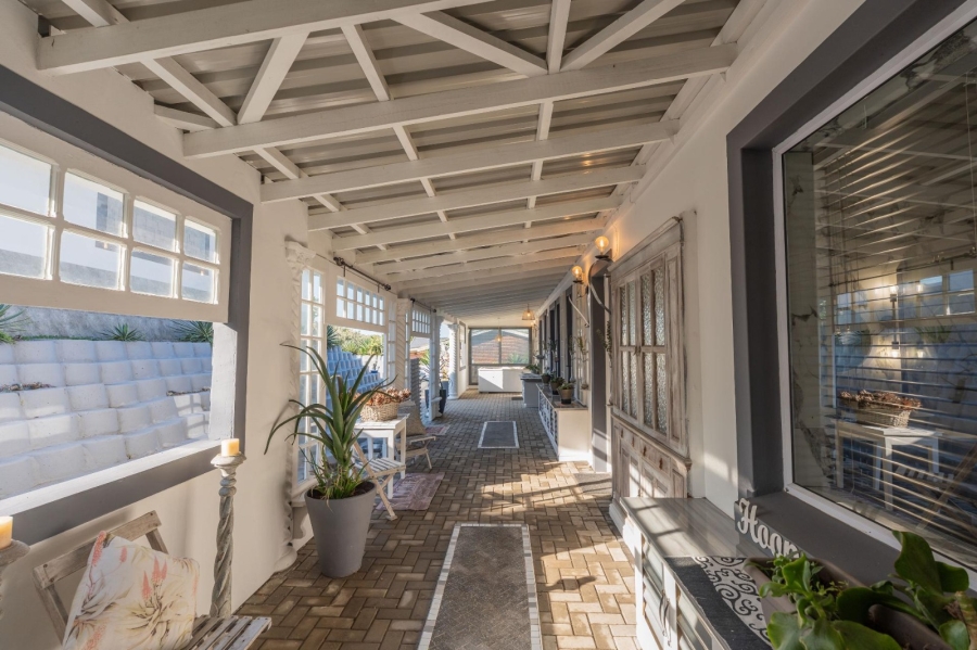 4 Bedroom Property for Sale in Cannon Rocks Eastern Cape